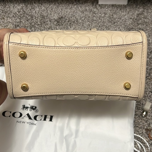 Authentic coach crossbody purse - Picture 4 of 6